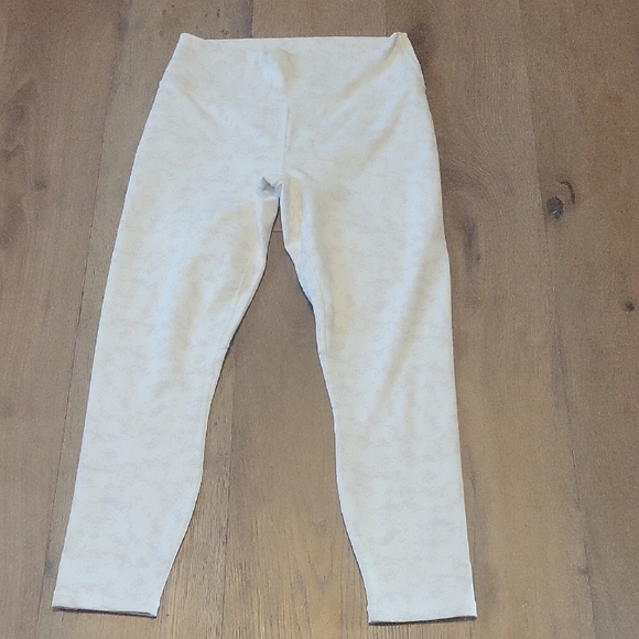 NWT POWERHOLD BY FABLETICS HIGH WAISTED ATHLETIC LEGGINGS SIZE MEDIUM - Picture 1 of 4